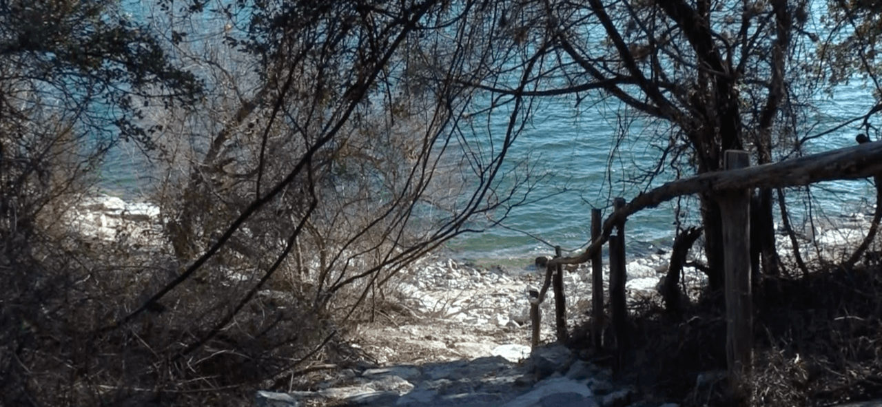 Los legisladores estatales se dieron cuenta e intentaron hacer algo para detener la desnudez. Se presentaron proyectos de ley para prohibir el comportamiento, pero esos esfuerzos no fueron a ninguna parte.