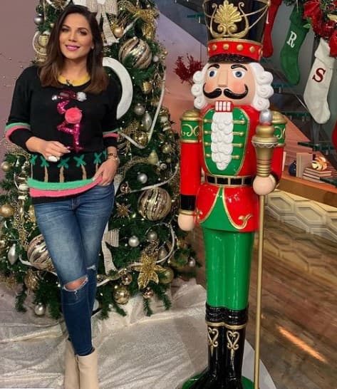 Aylen del Toro se sumó, aunque su prenda fue más bien al estilo de la playa.