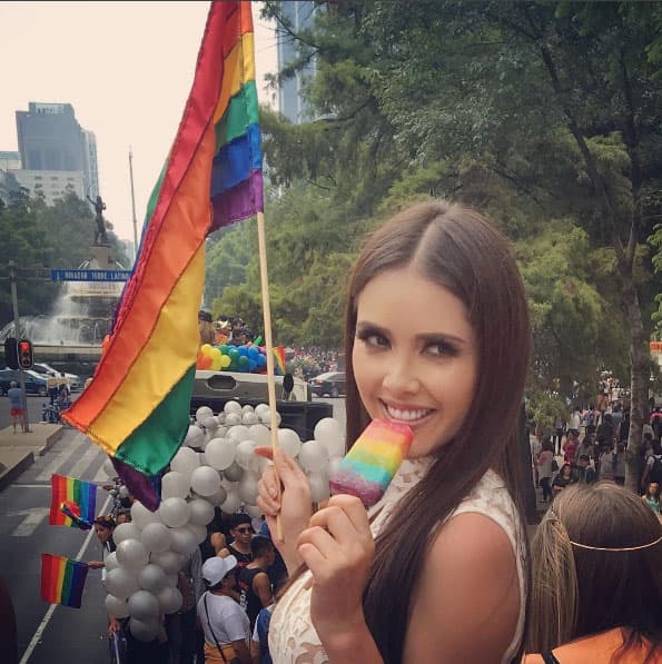 MarleneFavela fue una de ellas, quien agradeció la invitación a este importante desfile para la comunidad LGBT.