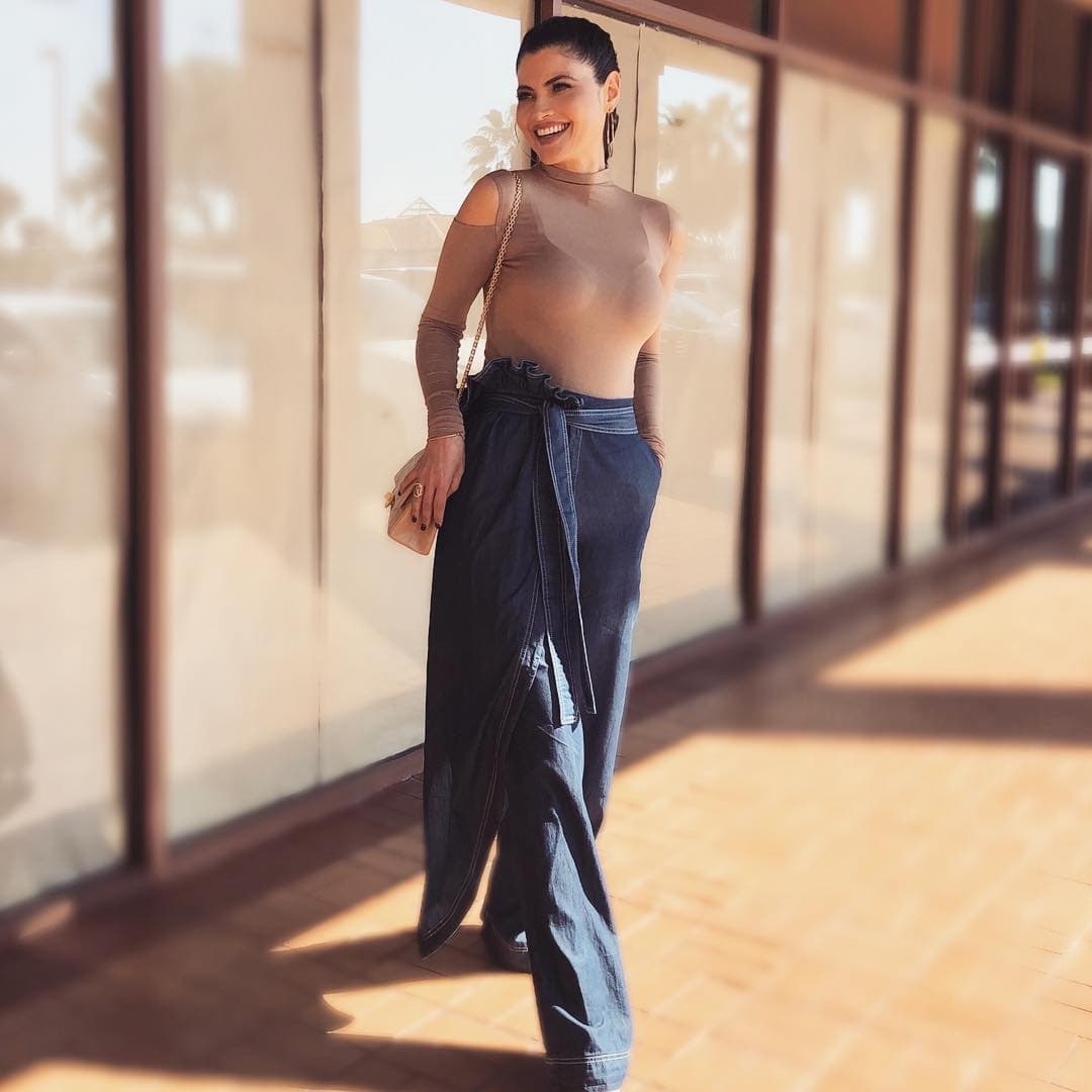 "De alguna forma quiero que mi personaje
<b>pueda inspirar</b> a algunas mujeres que quizás
<b>sienten miedo de salir a hablar o a denunciar</b>", dijo la también conductora de Mira Quien Baila.