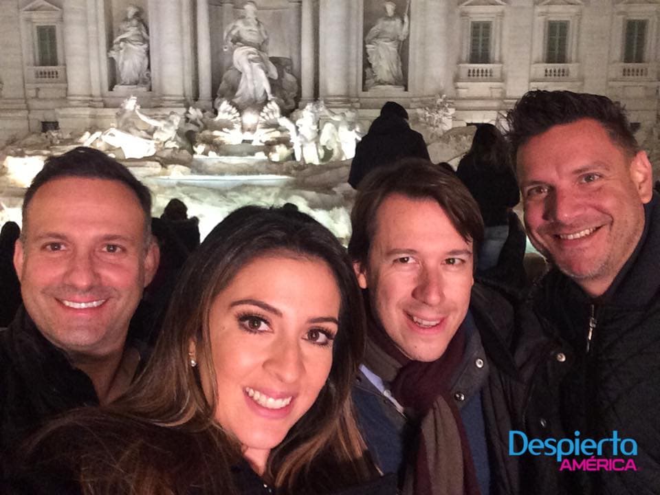 ¡Momentos para recordar! Parte del equipo en la Fontana de Trevi.