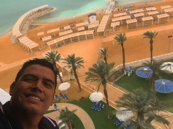 Orlando Segura siempre en busca de grandes reportajes.