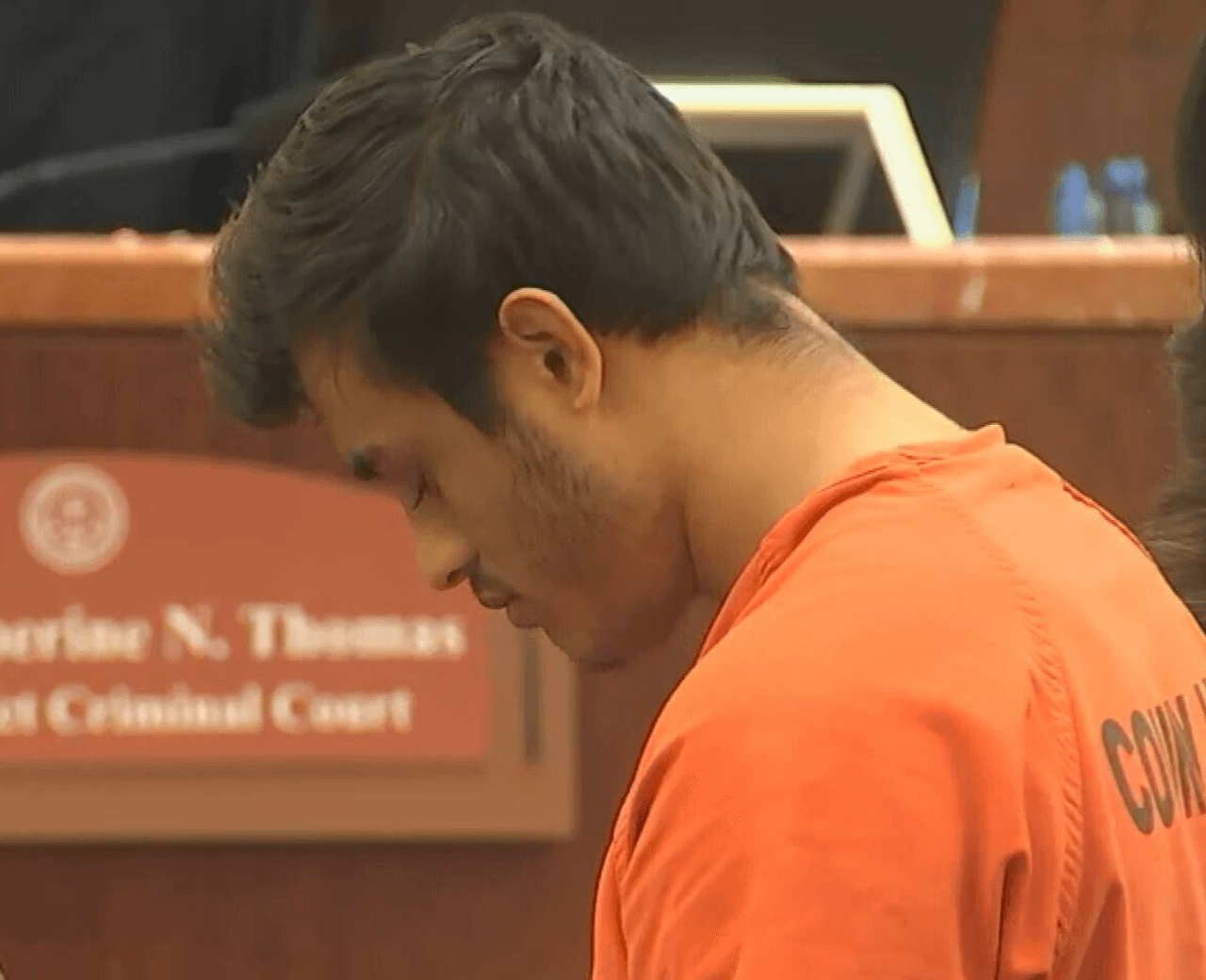 ¿Qué pasó desde las 8:20 am hasta que apareció el auto de Idania?
<b><a href="https://www.univision.com/local/houston-kxln/mexicano-cosme-campos-peso-ley-ariel-cruz-asesinar-idania-campos-houston" target="_blank">Ariel Cruz, de 19 años, confesó que baleó mortalmente a su exnovia </a>en el estacionamiento de una plaza comercial del área de Houston.</b>
<br>Luego,
<b> guardó el cuerpo en la cajuela del Honda Civic de Idania y lo llevó hasta el área de Meyerland.</b>