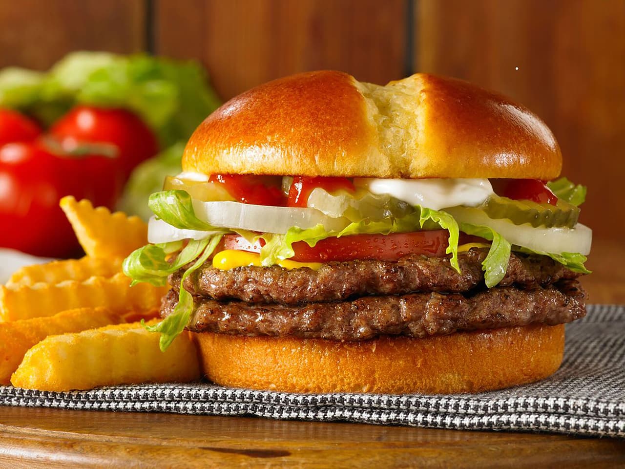 <b>Jack’s. Calificación: F. </b>Tiene 149 locales en EEUU y sus ventas en 2017 fueron de 152 millones de dólares. No tiene una política de uso de antibióticos disponible y no respondió cuestionario enviado por los investigadores: 0 de 100 puntos en su calificación.