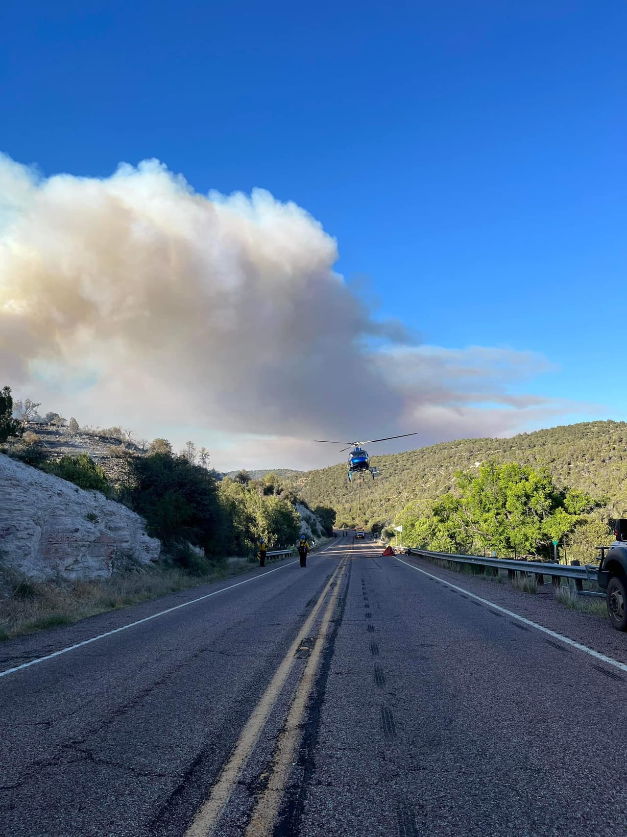 Incendio Flying V sigue extendiéndose en los alrededores de la US60