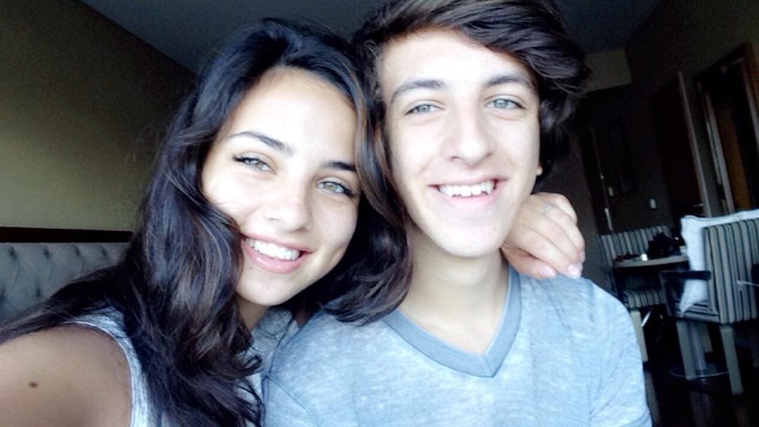 Cuando falleció Eduardo su hija tenía 5 años y el pequeño tenía 3 años. Crecieron en Los Ángeles, hasta que su mamá decidió regresar a México en 2010 porque se estaban olvidando de la cultura.