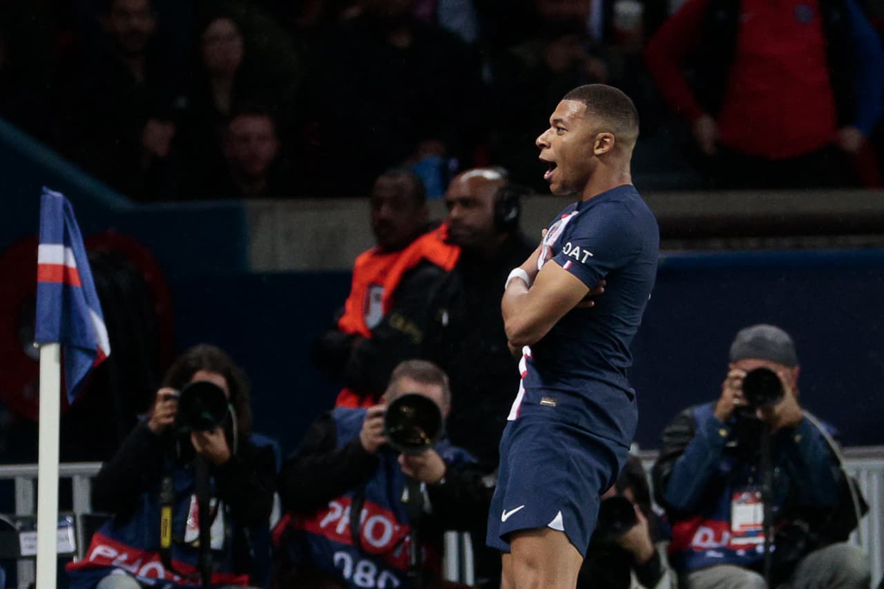 PSG pierde 370 millones de euros debido al nuevo contrato de Mbappé