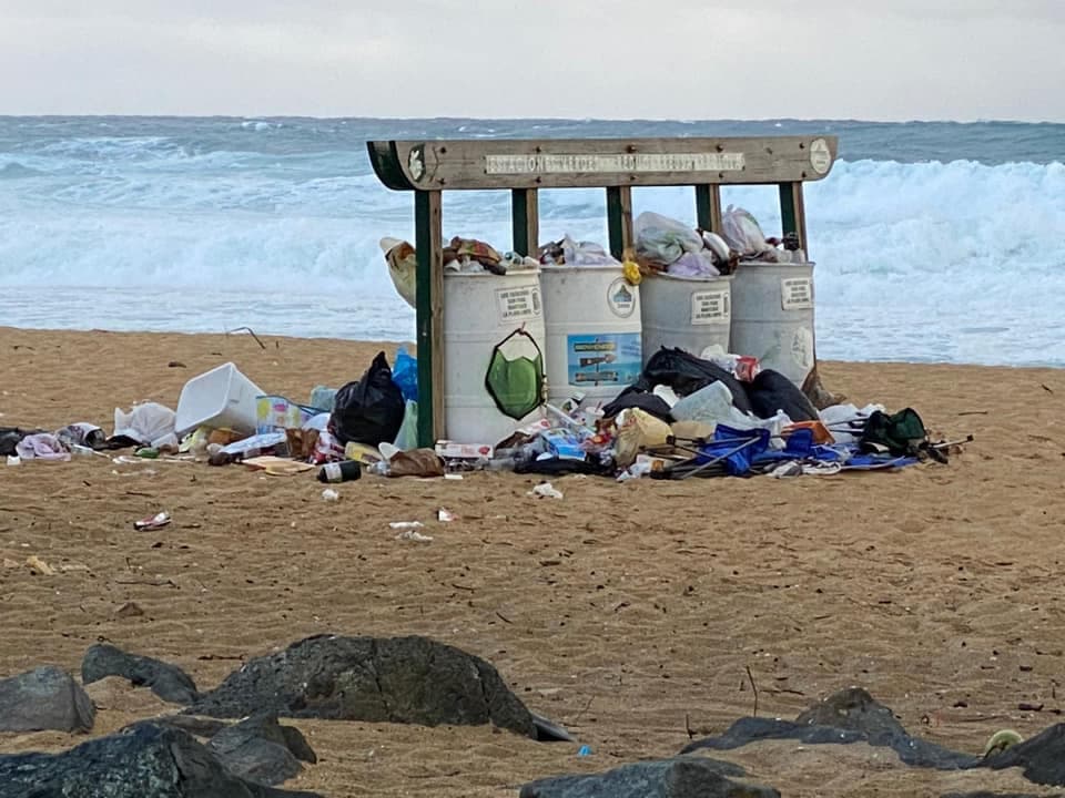 Se trata de una vergüenza que deja mal a los locales y sobre todo unas imágenes que solo le pueden hacer daño al turismo de Puerto Rico.