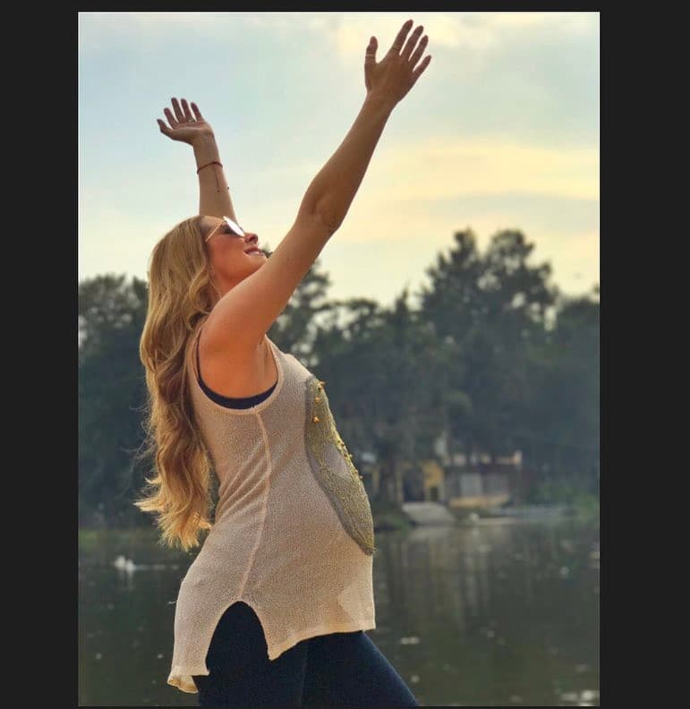 Abrimos esta lista de problemas legales con los actores que han causado conmoción dentro del medio del espectáculo por sus dimes y diretes en los juzgados, y es que
<b><a href="http://www.univision.com/temas/marjorie-de-sousa">Marjorie de Sousa</a></b> y
<b><a href="http://www.univision.com/temas/julian-gil">Julián Gil</a></b> llevan meses en disputa por el pequeño Matías, desde la manutención,
<b><a href="http://www.univision.com/shows/despierta-america/julian-gil-por-fin-habla-de-la-prueba-de-paternidad-que-pidio-marjorie-de-sousa-para-matias-video">hasta la prueba de paternidad</a></b>.