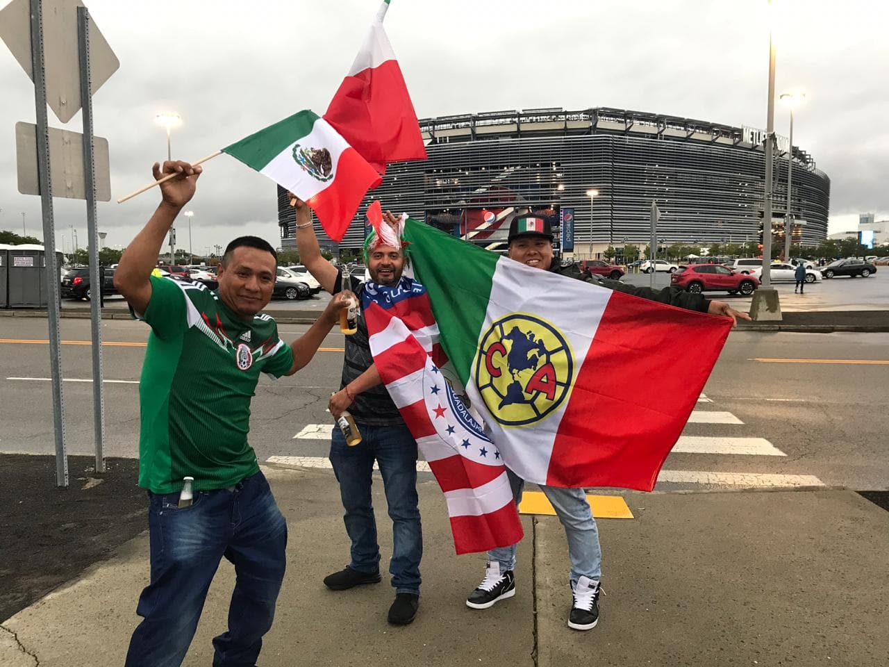 Así se encuentra el ambiente en el MetLife Stadium para el ¡Choque de Gigantes!