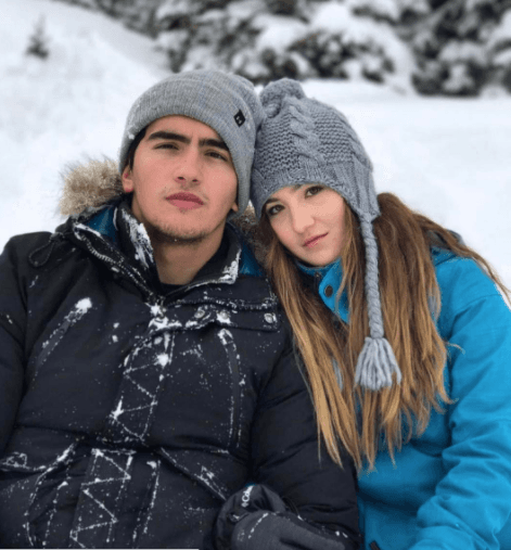 La ‘güerita consentida’ suele bromear diciendo: “¡A mí, a su edad, no me dejaban tener novio!"