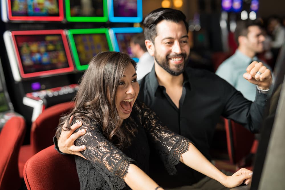 Ya lo sabes, librano, si te sientes impulsado a jugar en un casino o participar en algún tipo de concurso debes ser muy prudente y saber retirarte en el momento que hayas ganado lo suficiente, o empieces a perder lo ganado. No te guíes por ambiciones o alborotos y cuando llegue el fin de año tendrás en tus manos mucho más de lo que esperabas.
<br>