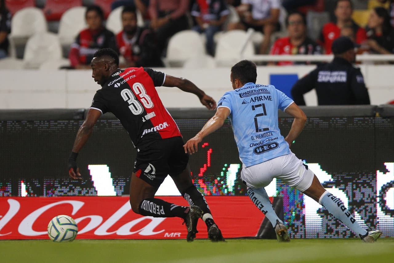 Atlas le remonta a Querétaro para vencerlo 3-1 con goles de Luis Reyes, Ozziel Herrera y Julián Quiñones en la Jornada 7.