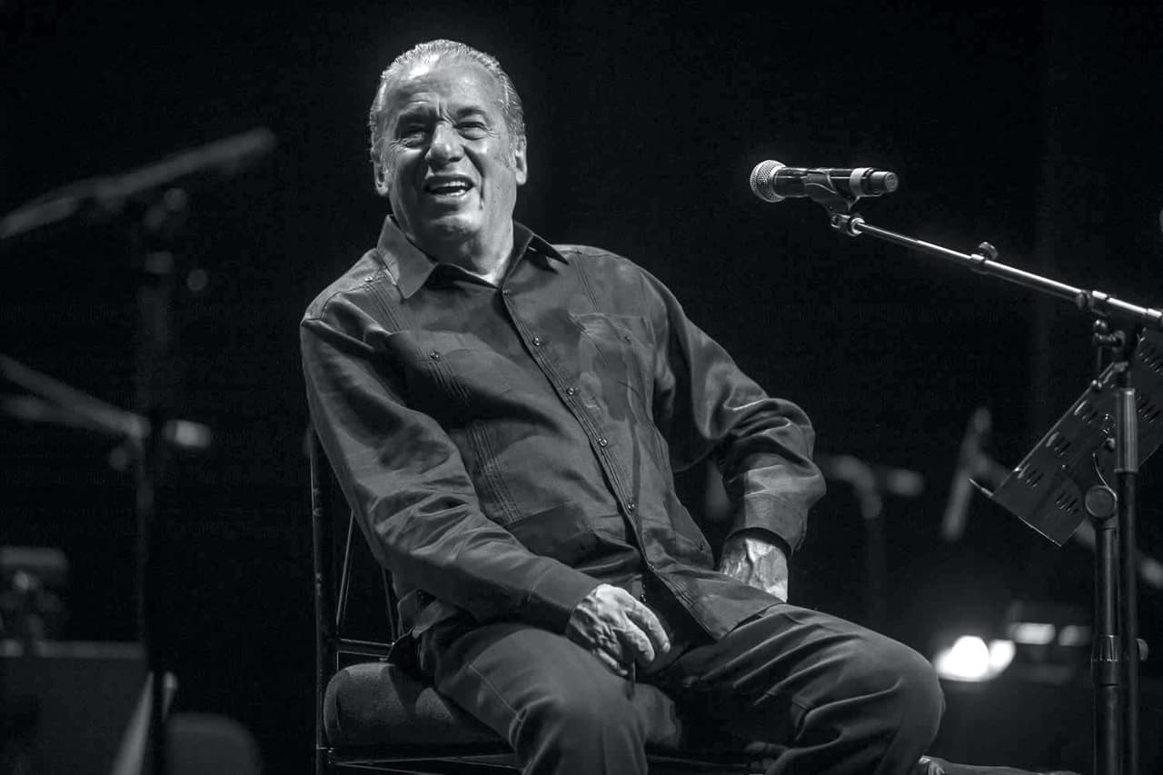 El ícono de la trova,
<b>Óscar Chávez</b>, murió a los 85 años, el pasado 30 de abril, después de haber sido hospitalizado en Ciudad de México con síntomas de COVID-19.