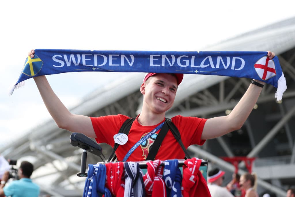 La fiesta y el colorido se viste de alegría entre los hinchas en el enfrentamiento entre Suecia e Inglaterra en los cuartos de final, la definición del tercer semifinalista del Mundial de Rusia 2018.