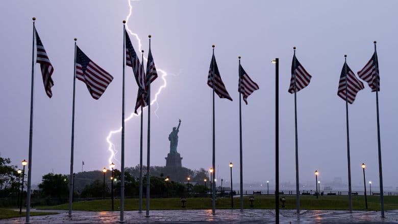 Alcalde de NYC advierte sobre riesgos por nuevas tormentas, granizo y posibles inundaciones