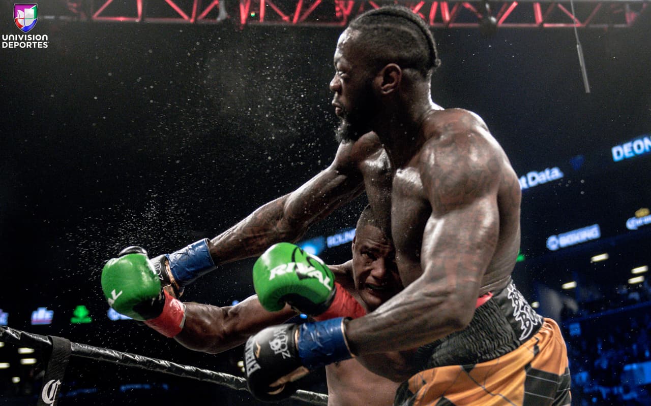 La pelea estelar en el Barclays Center de Brooklyn, una de las más esperadas en la categoría de los pesos completos, sobrepasó las expectativas de los aficionados. Luis Ortiz (28-1, 24 KOs) le complció la noche a Deontay Wilder (40-0, 39 KOs), pero el campeón sacó a relucir en el décimo round el poder que tiene en los nudillos para mandar al cubano a la lona en dos ocasiones y sellar la victoria.