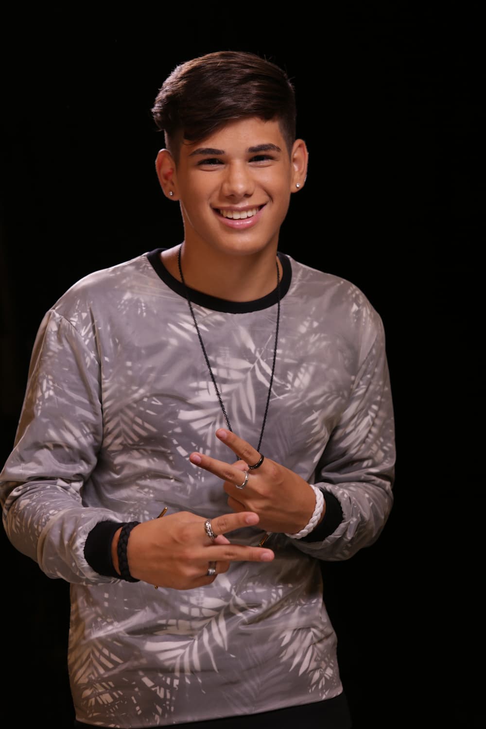 Este chico encantó a las chicas. Interpretó una canción de Luis Fonsi, pero los jueces le pidieron cantar a cappella.