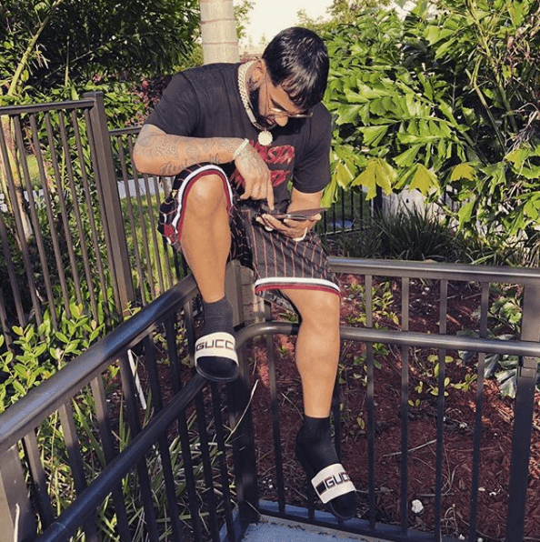 Anuel sale de la cárcel, lanza su disco y es #1 en las listasEl mismo día que Anuel AA quedó en libertad tras cumplir 30 meses de prisión por porte ilegal de armas, lanzó su primer disco titulado ‘Real hasta la muerte’.