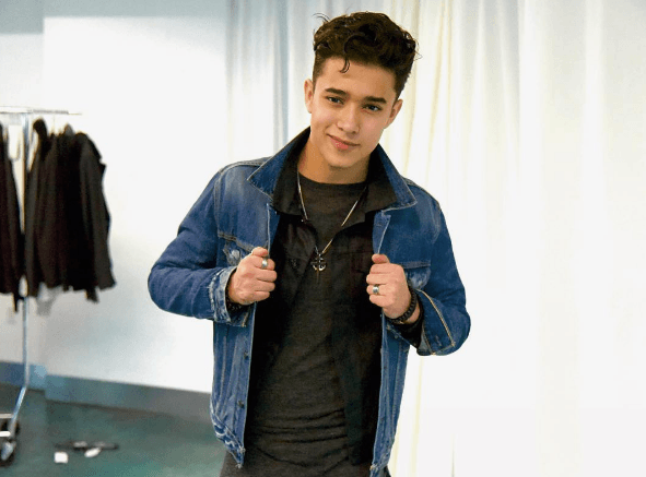 Su abuelo falleció en enero 2015 y en su nombre cantó su canción favorita "Eran cien ovejas".