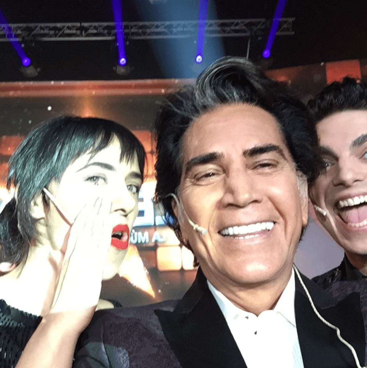 En 2015 y pese a su delicado estado de salud, participa como juez en el reality 'Elegidos' en Argentina junto a artistas como Miranda! aquí en la foto.