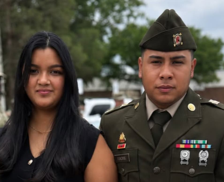 "Siempre hemos estado juntos, no tengo a nadie más". ICE detiene a la esposa de un sargento del Ejército en Texas