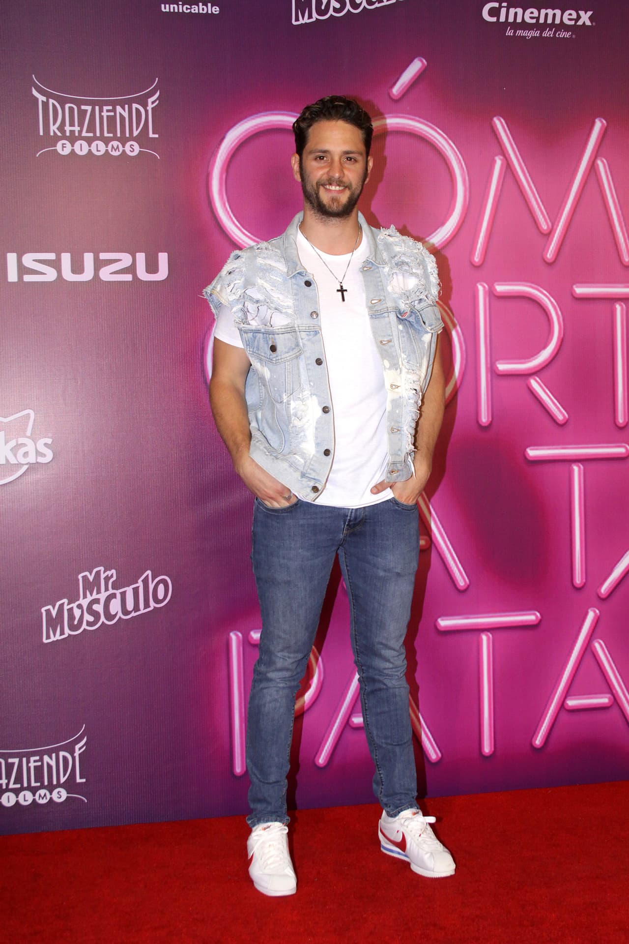 "Tuve la oportunidad de hablar meses atrás con todos y decirles '¿por qué no hacemos nada mas un evento porque los seguidores lo han estado pidiendo desde hace mucho tiempo?'".
<br>