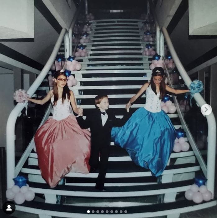 La familia del actor ha emprendido una
<b><a href="https://www.univision.com/famosos/octavio-ocana-vecinos-papa-ayuda-amlo-fotos" target="_blank">exigencia de "justicia"</a></b> para esclarecer qué fue lo que sucedió el día en que Octavio Ocaña murió.
<br>