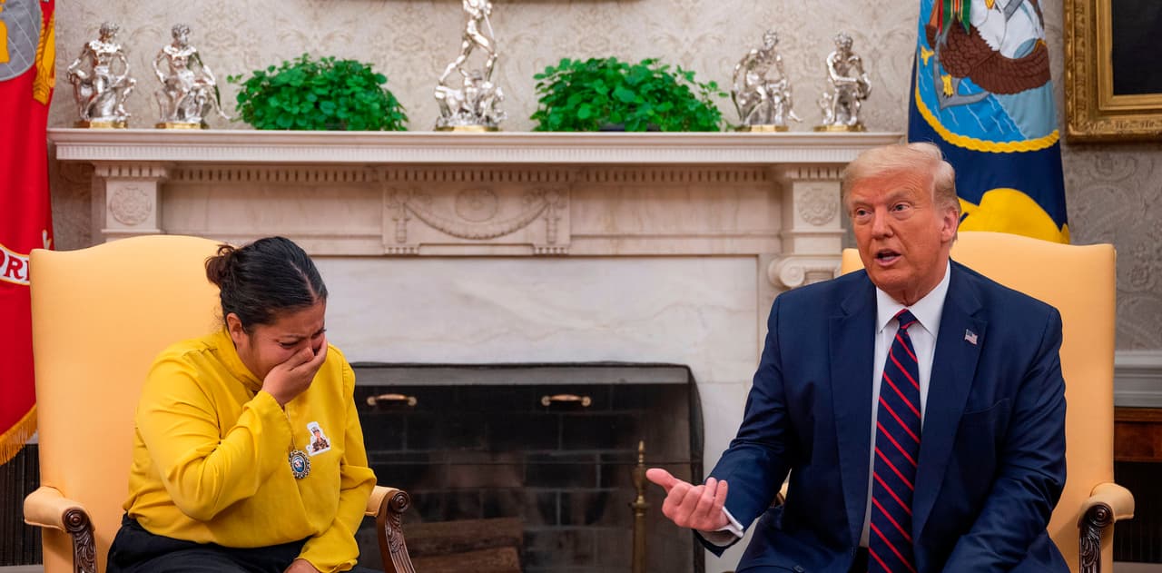 "La historia de mi hija es una historia de toda la nación", dijo Gloria Guillén, la madre de Vanessa Guillén, la soldado asesinada en la base militar de Fort Hood, en Texas, el pasado 22 de abril. El presidente recibió a la familia de la militar en la Casa Blanca, donde escuchó las peticiones para investigar los abusos sexuales ocurridos dentro de las fuerzas armadas.