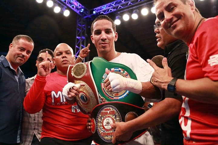 Emmanuel Rodríguez venció a Alex Rangel y ganó títuls Fedelatin de la AMB y latino del CMB