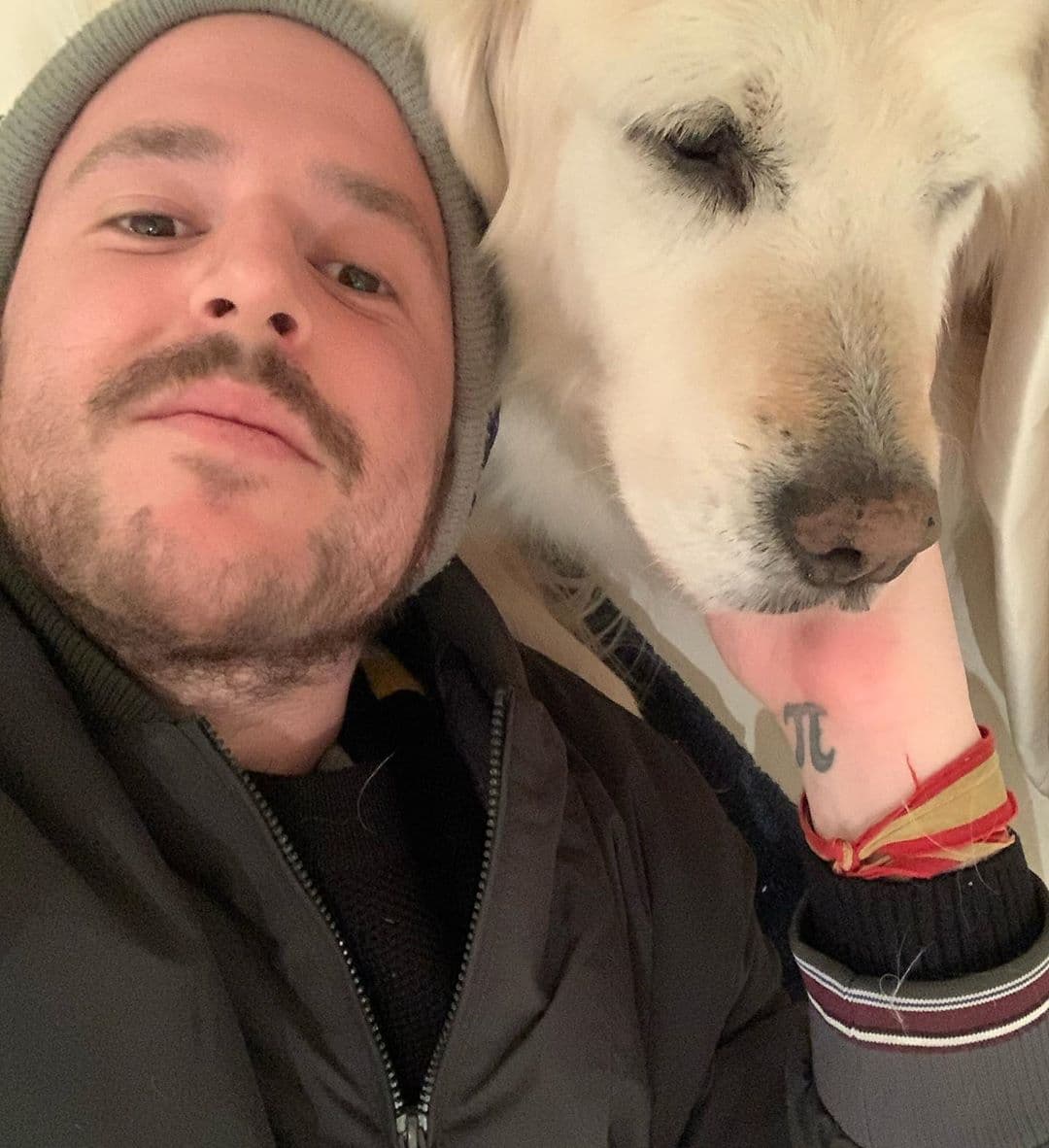 "Te has ganado a pulso el cariño de todos los que te conocieron. Primero en el colegio, luego en la universidad con la beca que conseguiste para estudiar en Estados Unidos, que culminaste en tu regreso a España creando una empresa de éxito con 24 años. Hasta que un día apareció la palabra 'cáncer' en nuestras vidas".
<br>
<br>