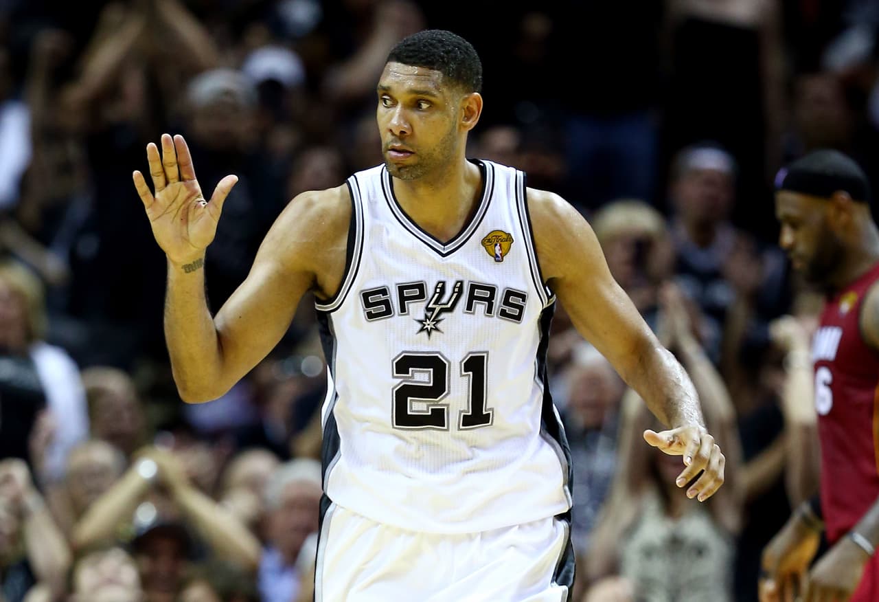 <b>San Antonio Spurs: Tim Duncan</b>. Ganador de cinco títulos NBA con los Spurs, líder histórico de la franquicia en juegos, minutos, puntos, rebotes. Gracias a él a San Antonio se le respeta en la NBA.