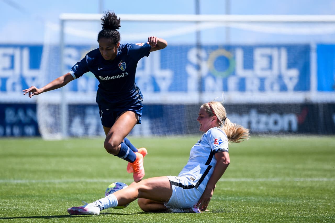 El equipo de Carolina del Norte se llevó la victoria con un marcador de 2-1.