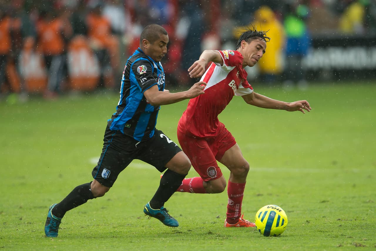 Querétaro goleó de visitante a Toluca