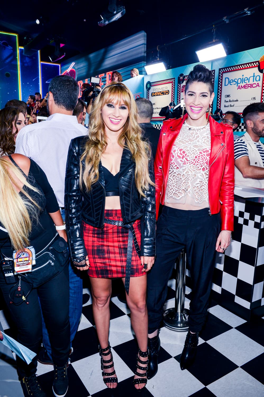 Las hermanitas lucieron muy 'cool' con sus atuendos coordinados.