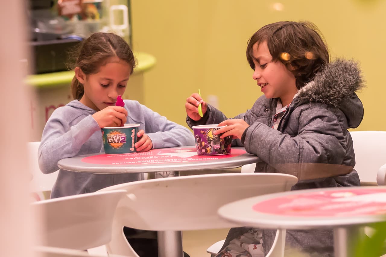 Emme y Max son los hijos biológicos cuarto y quinto del salsero, respectivamente. Sus hermanos mayores son Arianna, Ryan y Cristian. Marc también tiene un hijo adoptivo llamado Alex, apodado Chase.