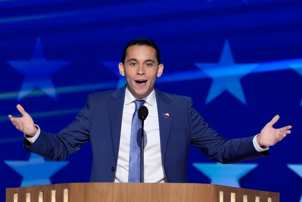 Él es el influencer latino que dio un discurso positivo sobre los inmigrantes ante los demócratas en Chicago