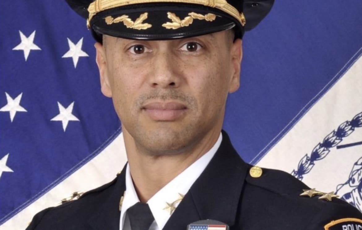 Dominicano se convierte en el primer oficial latino de alto rango en el NYPD