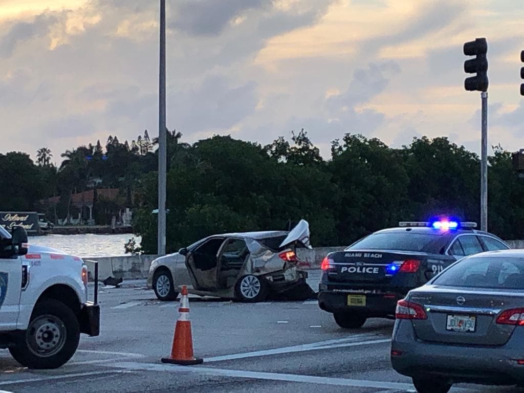 Otras dos personas resultaron heridas y se encuentran en el hospital en condición estable.