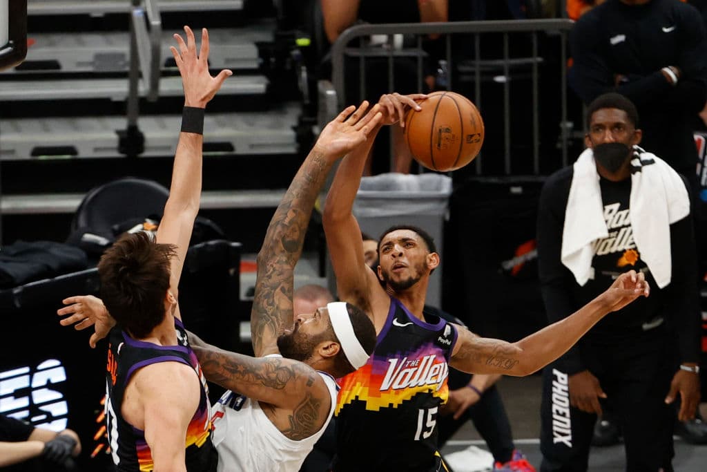 La canasta de último segundo de Deandre Ayton le da la victoria a los Pheonix Suns 103-104 sobre Los Angeles Clippers.