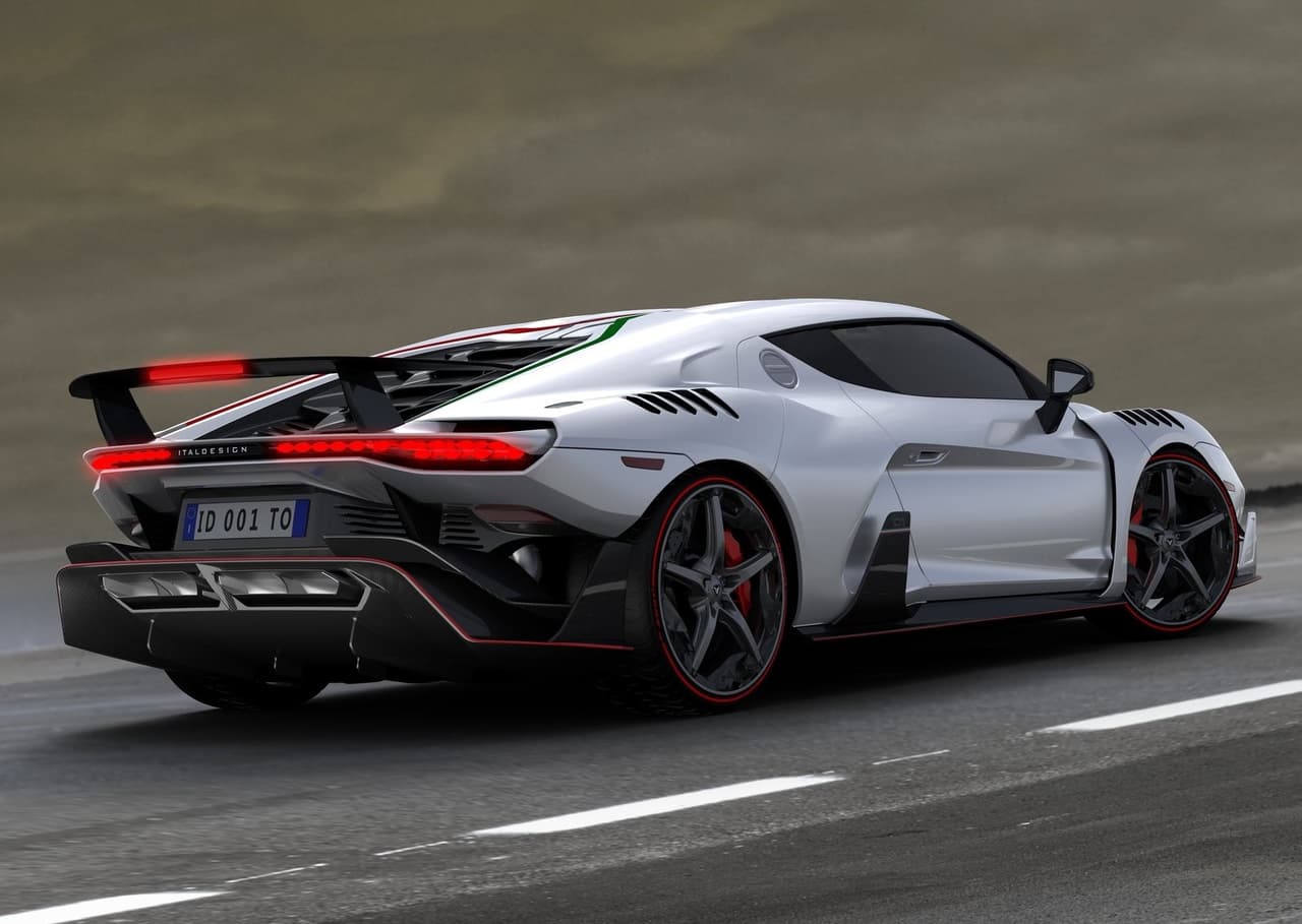 Tan exclusivo es este modelo, que se producirá una edición limitada de solo... ¡cinco! Unidades. Quizás, en parte se deba al complejo pero trabajado diseño de su deflector trasero, combinado con múltiples salidas de escape.