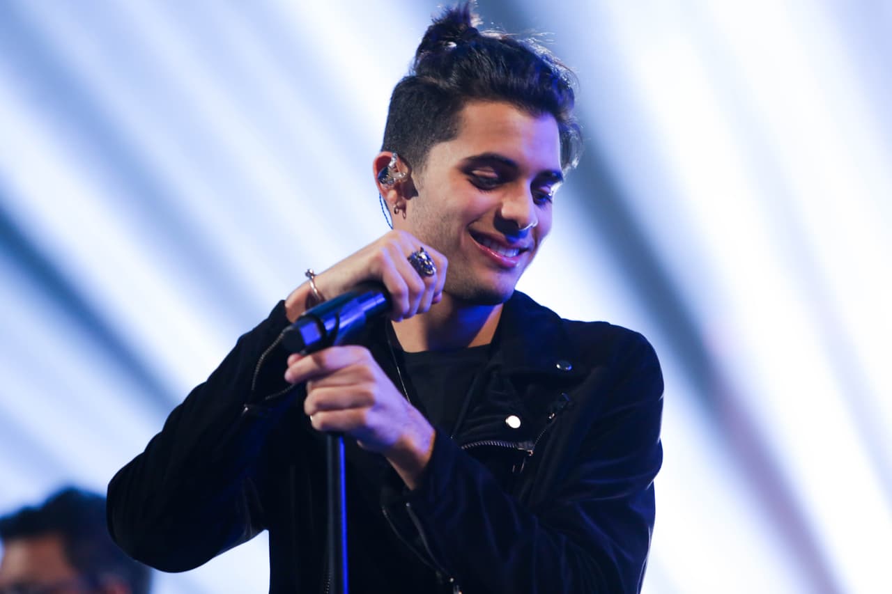 Están nominados en la categoría de Mejor Nuevo Artista y fácilmente pudieran llevarse el gramófono. ¿Será así? Sea como sea el crecimiento de estos chicos ha sido increíble desde que ganaron la primera temporada de La Banda. Te dejamos con lo mejor de su ensayo.