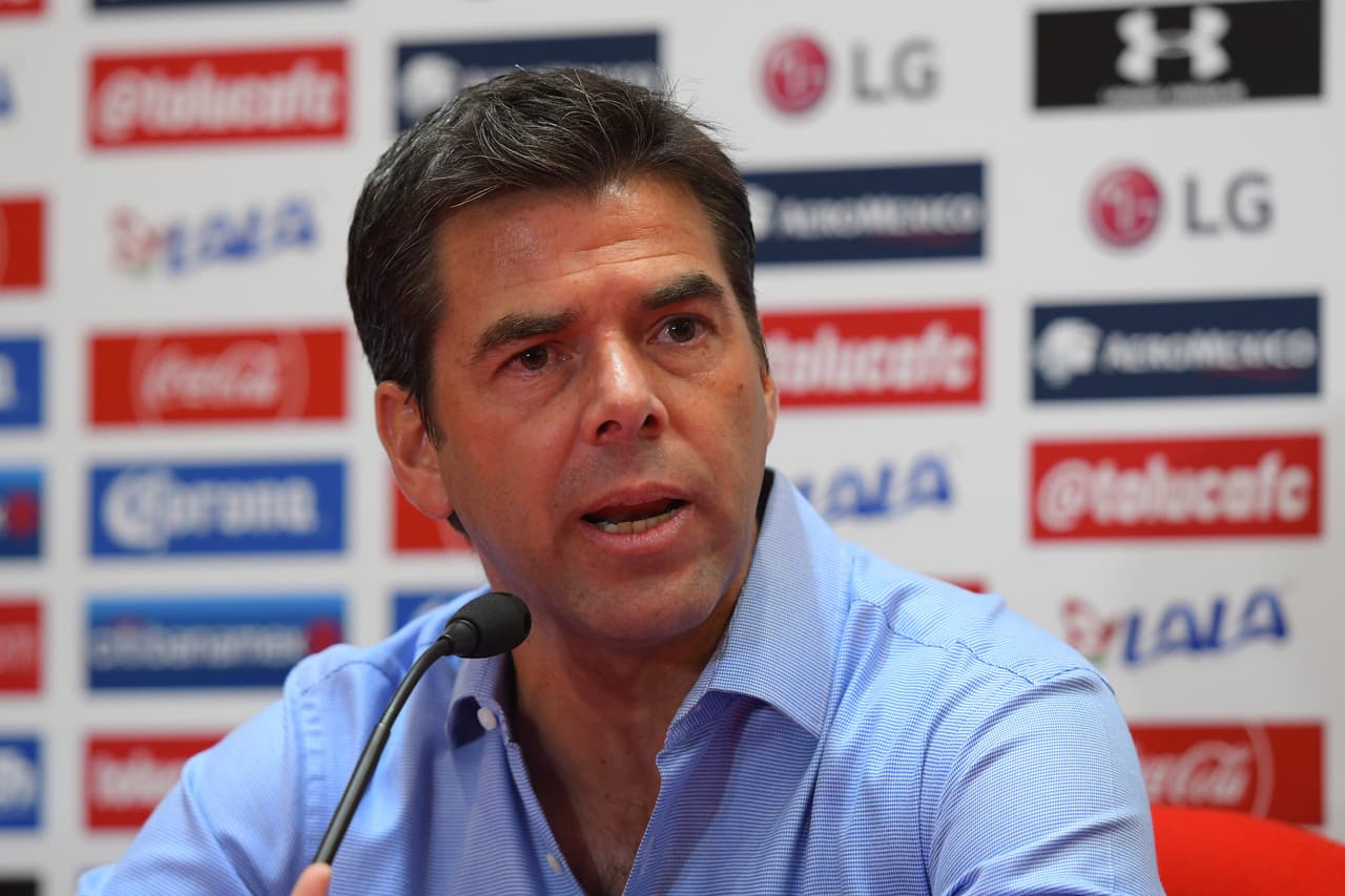 Rafael 'Chiquis' García, director deportivo del Toluca, en la presentación de Ricardo La Volpe como técnico previo a la jornada 10 del Clausura 2019.