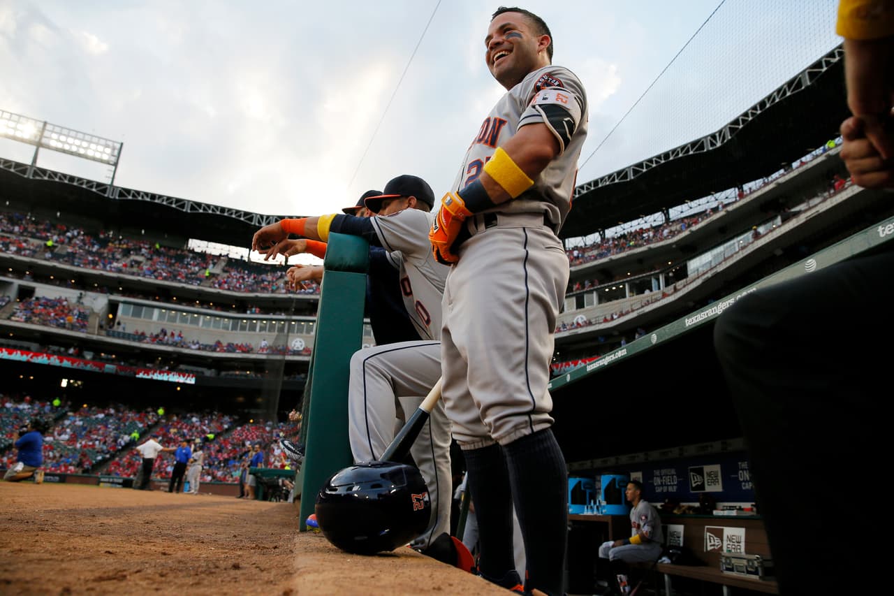 El pelotero venezolano, José Altuve de los Houston Astros, cumple 30 años y lo celebramos con algunas imágenes de su carrera.