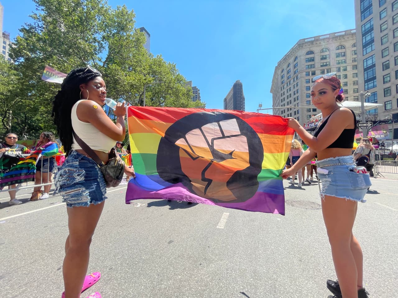 El desfile se da días después de que la Suprema Corte anulara el "Roe vs Wade".