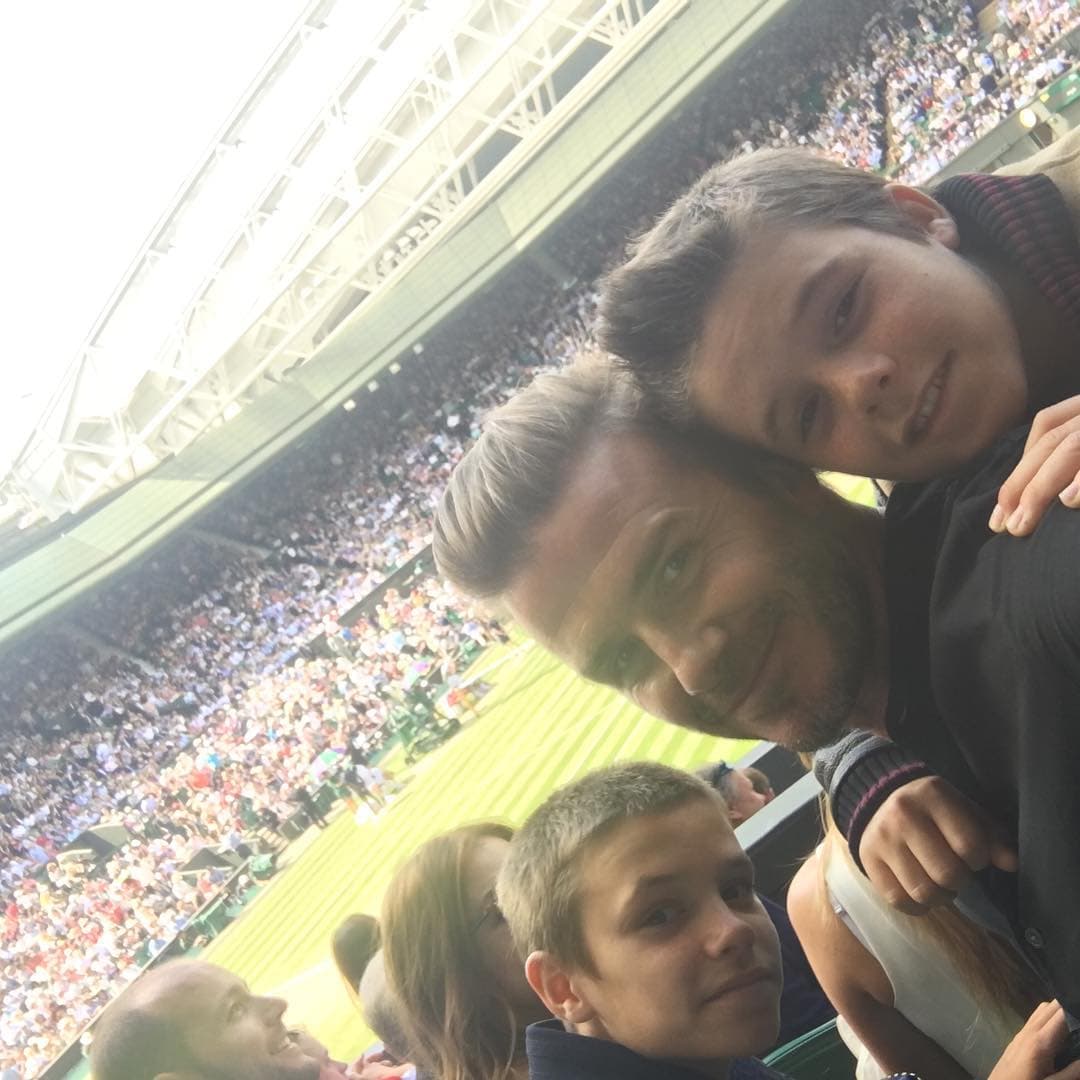 David Beckham y sus hijos Cruz y Romeo vibraron con el triunfo de Roger Federer en Wimbledon.