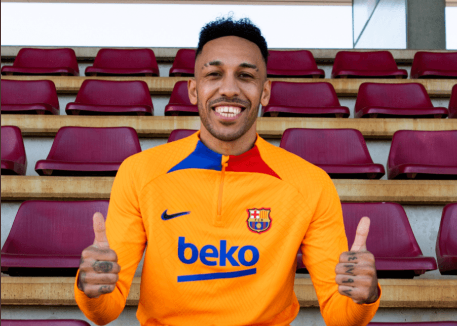 Oficial: El Barcelona ficha a Aubameyang hasta junio de 2025