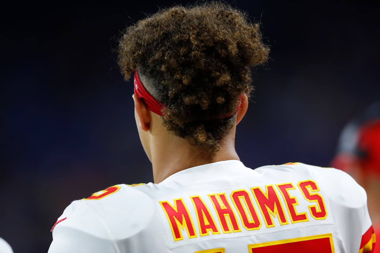 Mahomes superó a Tom Brady como líder en ventas de jugadores de la NFL la temporada pasada, incluyendo playeras.