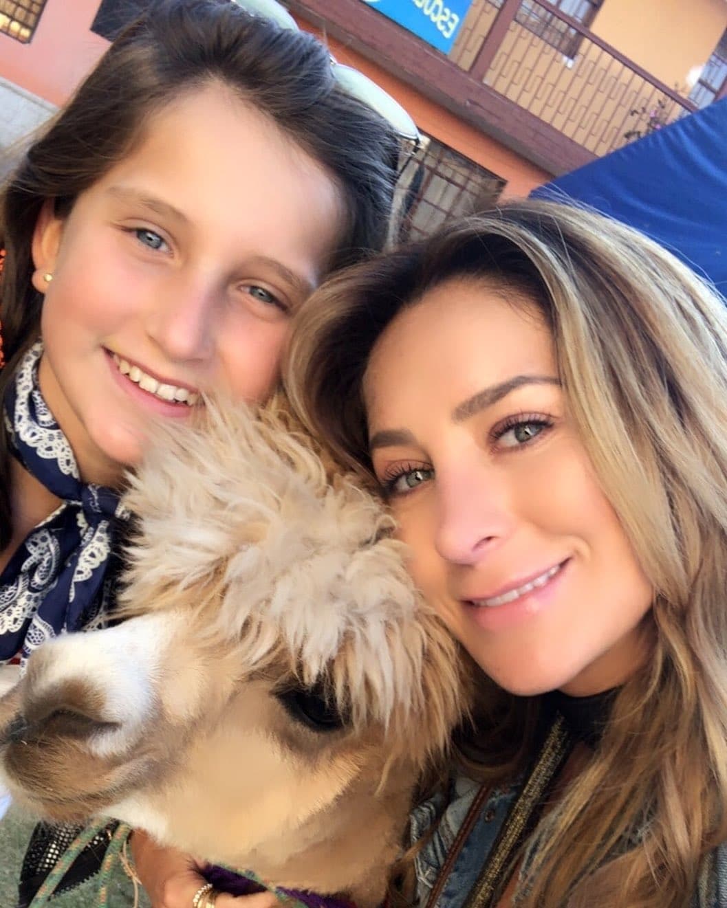 De acuerdo con su madre, el papel de Elissa fue muy pequeño, pues no querían que ello interfiriera en sus estudios.