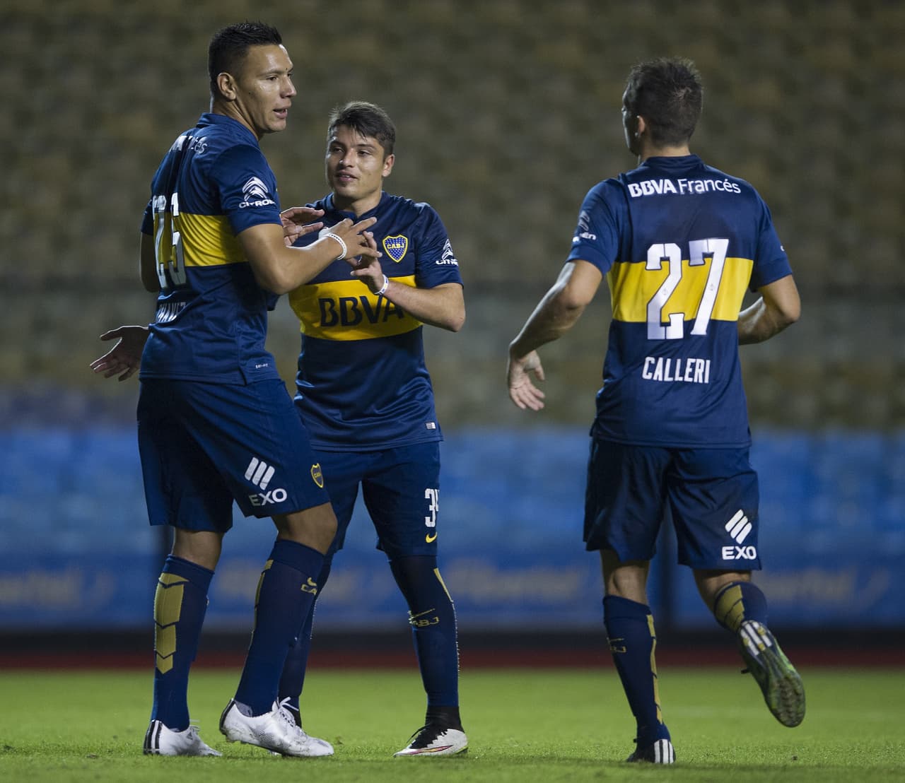 Boca Juniors derrota a Sarmiento y es el nuevo líder del fútbol argentino